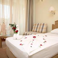 Twin Room with Side Sea View (2 Adults + 1 Child 6 - 11 Years Old) - Free Beach Access