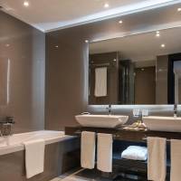 Suite with Lake View