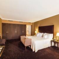 Deluxe One-Bedroom Suite