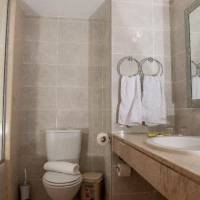 Room #1704866