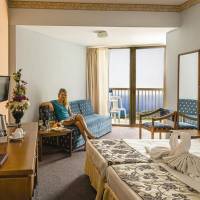 Room #1704878