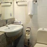 Room #2390841