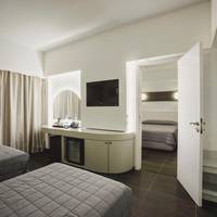 Family Interconnecting Room with Balcony ( 2 Adults + 3 Children)