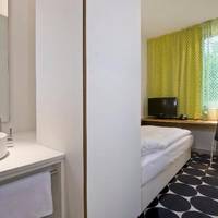 Room #4430945