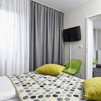 Room #4430948