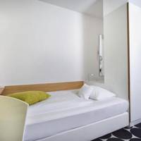 Room #4430950