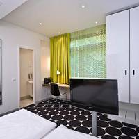 Room #4430952
