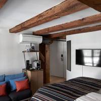 Room #2202082