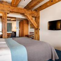 Room #2208427