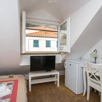 Single Room with City View (Fourth floor)