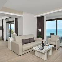 Room #9298548
