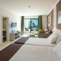 Room #1329429