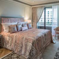 Deluxe Versace Room with City View 
