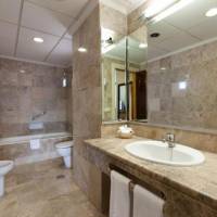 Room #9034640