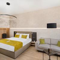 Deluxe Double Room with Street View