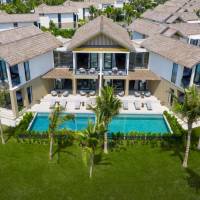 Beachfront Pool Villa