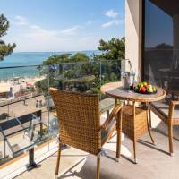 Double or Twin Room with Sea View