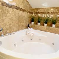 Duplex Apartment with Jacuzzi