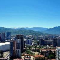 Apartment with Mountain View