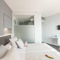 Room #9139580
