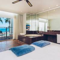 Double or Twin Room with Swimming Pool Access