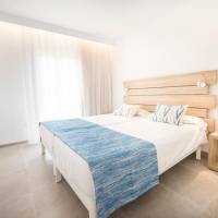 Family Two-Bedroom Apartment (4 Adults + 1 Child)