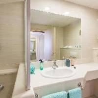 Room #1300740
