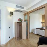 Room #9379336