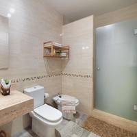 Room #1218569