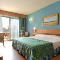 Room #9427877
