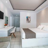 Family Superior Room (3-5 Adults)