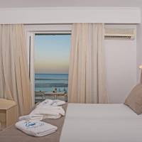 Deluxe Triple Room with Sea View