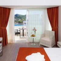Premium Intimate Double Room With Side Sea View