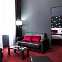 Junior Queen Suite