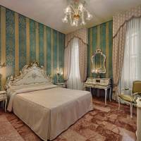 Triple Room with Canal View