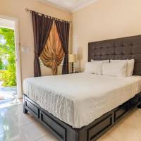 Standard Room, 1 Queen Bed Garden View