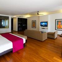 Ocean Facing Deluxe Room with 15 Min Complimentary Spa Treatment for 1 per stay