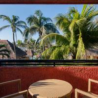 Double Near Pool Superior (1 Adult)