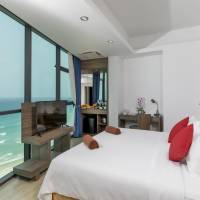 Family Room with Side Sea View