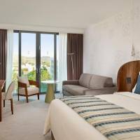 Superior, Guest room, 1 King, Sofa bed, Inland view