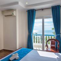 Double or Twin Room with Sea View