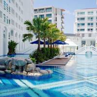 Family Suite with Pool View