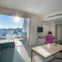 Suite with Pool View