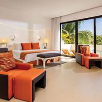 Deluxe Jungle View King (2 Adults + 1 Child)