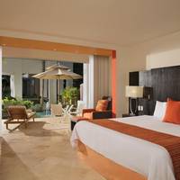 Deluxe Walkout Pool View King (Adults Only +18)