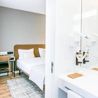 Classic Room with Street View