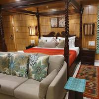 Deluxe Suite with Sea View