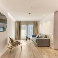 Apartment with Street View