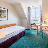 Comfort Single Room with Single Bed and Courtyard View