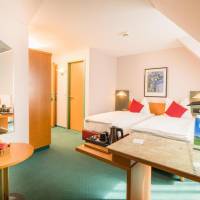 Comfort Triple Room with Queen Bed